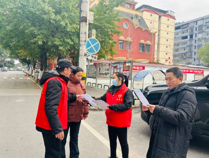 云枫街道龙珠社区开展清停止乱专项行动